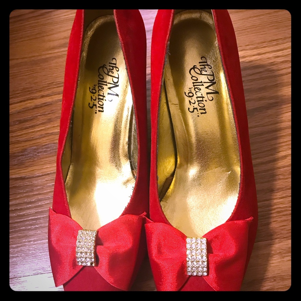 ❗️SALE❗️Red rhinestone bow tie shoes 👠